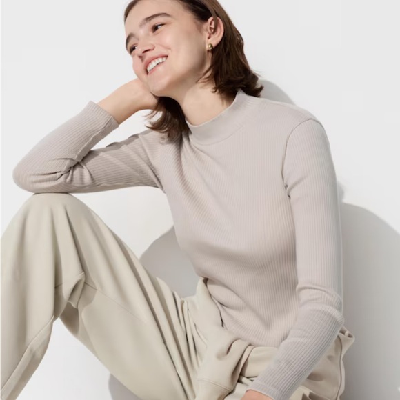 Uniqlo Ribbed High Neck Long-Sleeve T-Shirt Light Gray - Picture 1 of 2